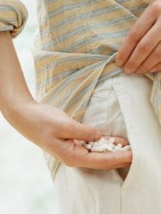 ما الذي يدفع اللاجئين للإنتحار