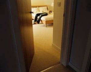 ما الذي يدفع اللاجئين للإنتحار ؟