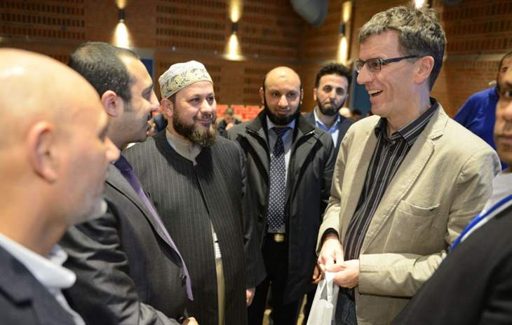 مرآب للسيارات يتحول إلى مسجد و يحصل على جائزة "سفراء السلام"!