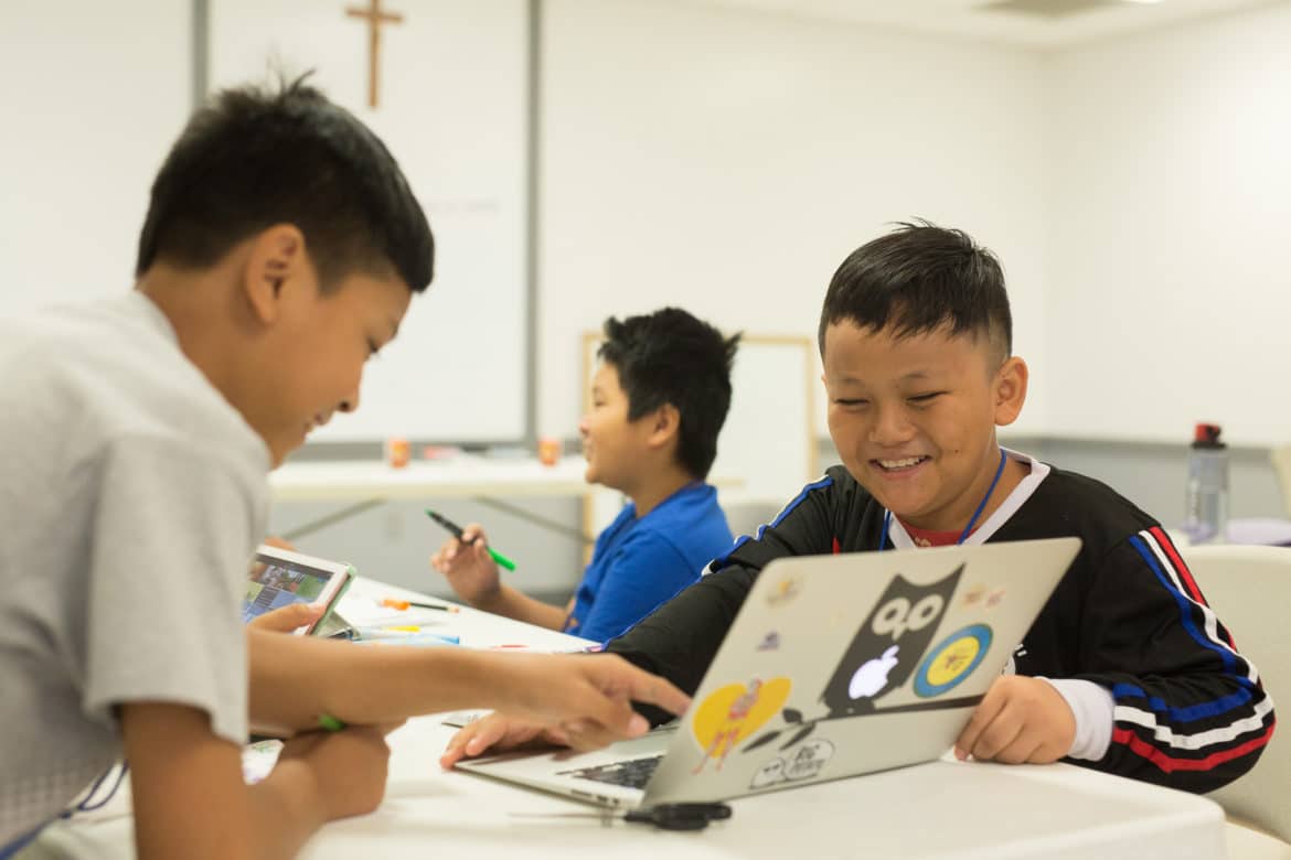 تدريس الدستور للاجئين في ألمانيا ورأي أنجيلا ميركل تدريس الدستور للاجئين