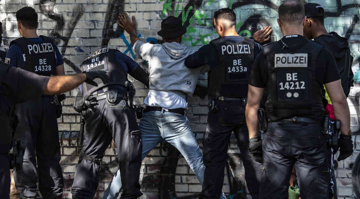 انخفاض عدد الجرائم