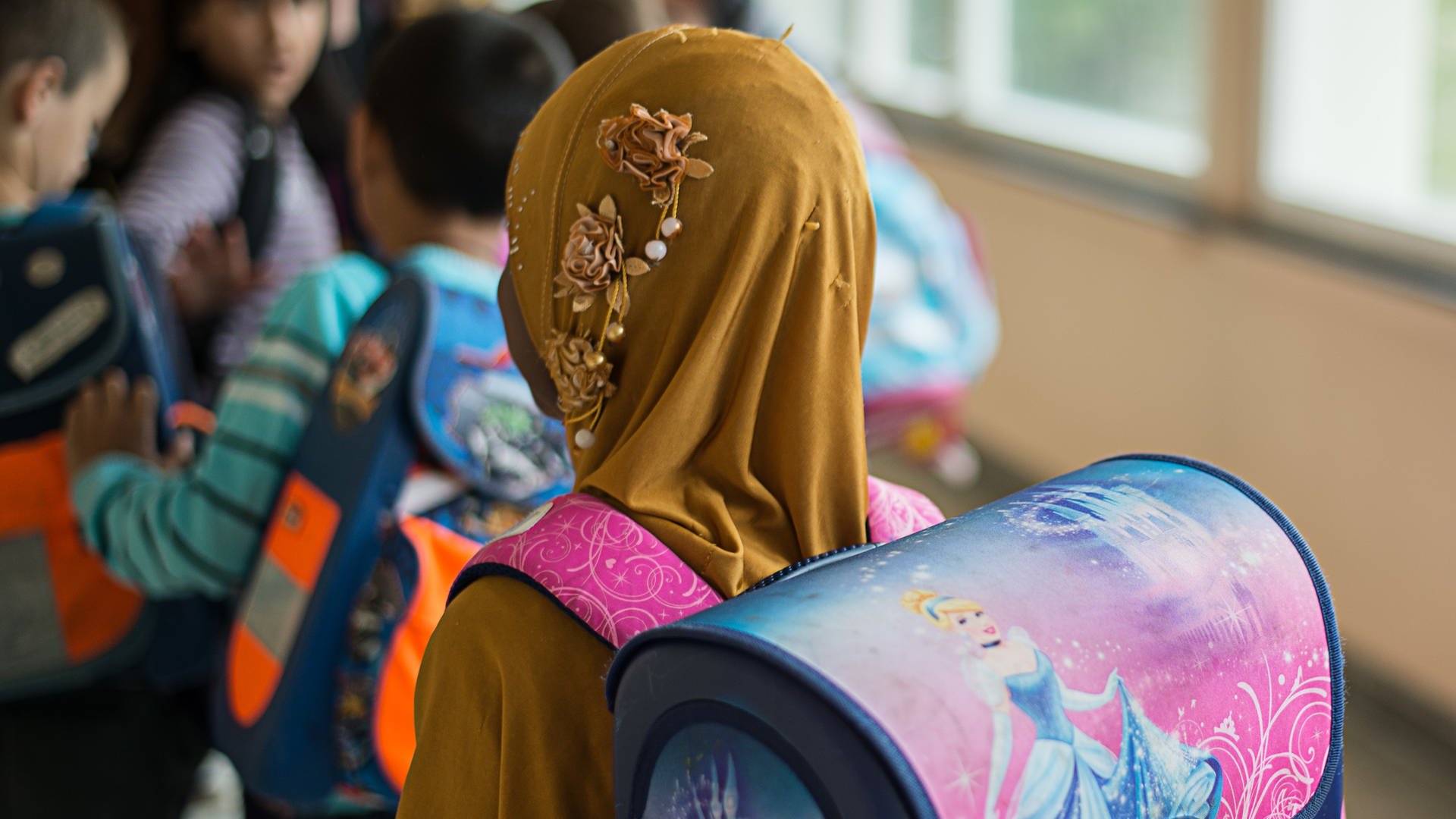 صحيفة ألمانية هل يتعرض الطلاب المسلمون في ألمانيا للترهيب بسبب معتقداتهم ؟