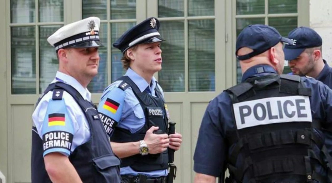 ألمانيا صحيفة تروي تفاصيل جديدة حول قضية الشاب السوري الذي سجن ظلماً ومات في زنزانته