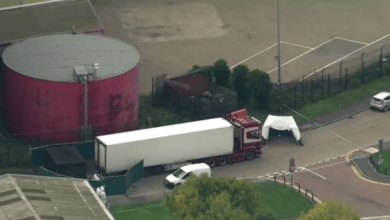 الشرطة البريطانية تعلن العثور على 39 جثة في شاحنة بمقاطعة إيسكس والقبض على السائق