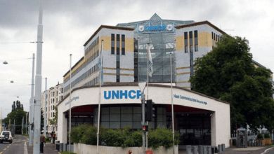 كردي سوري اشعل النار في نفسه ومروحية تتدخل لانقاذه امام مبنى المفوضية بجنيف