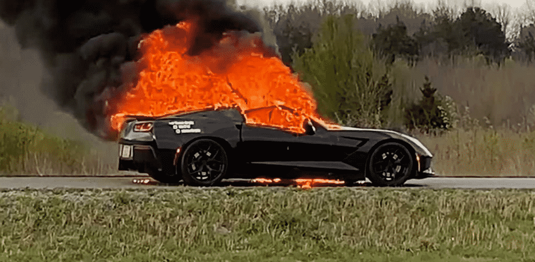 ألمانيا : اعتقال شاب سوري بتهمة إضرام النار بـ 15 سيارة في عدة مدن ألمانيا اعتقال شاب سوري بتهمة إضرام النار بـ 15 سيارة في عدة مدن