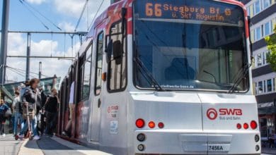 ألمانيا ركاب أبطال قاموا بعمل بطولي وتمكنوا من إيقاف قطار مسرع بعد أن فقد السائق وعيه