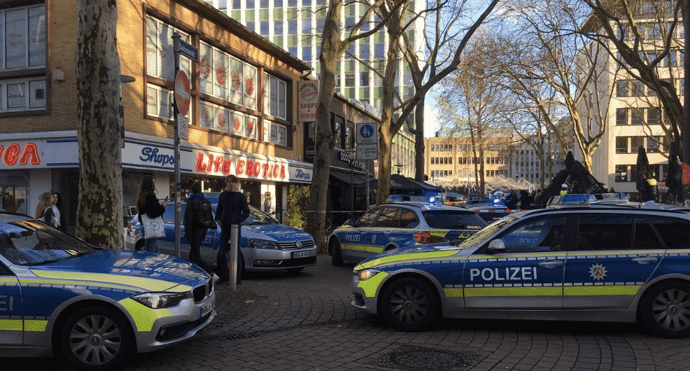 ألمانيا شجار في مطعم سوري يستوجب تدخل الشرطة باعداد كبيرة وضخمة