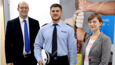 ألمانيا موقع ألماني يسلط الضوء على أول لاجئ سوري أصبح رجل شرطة