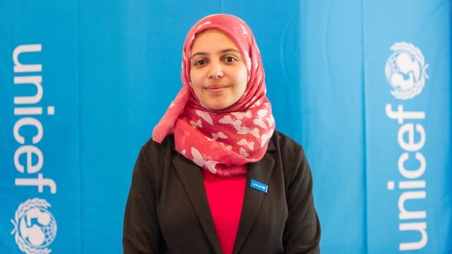 ناشطة سورية تفوز بجائزة ألمانية دولية و تحصل على آلاف اليوروهات ووسائل الإلعام تحتفي بها