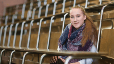 أذكى فتاة في ألمانيا ماندي هوفمان طالبة جامعية بعمر 15 عام حديث وسائل الإعلام الألمانية والدولية