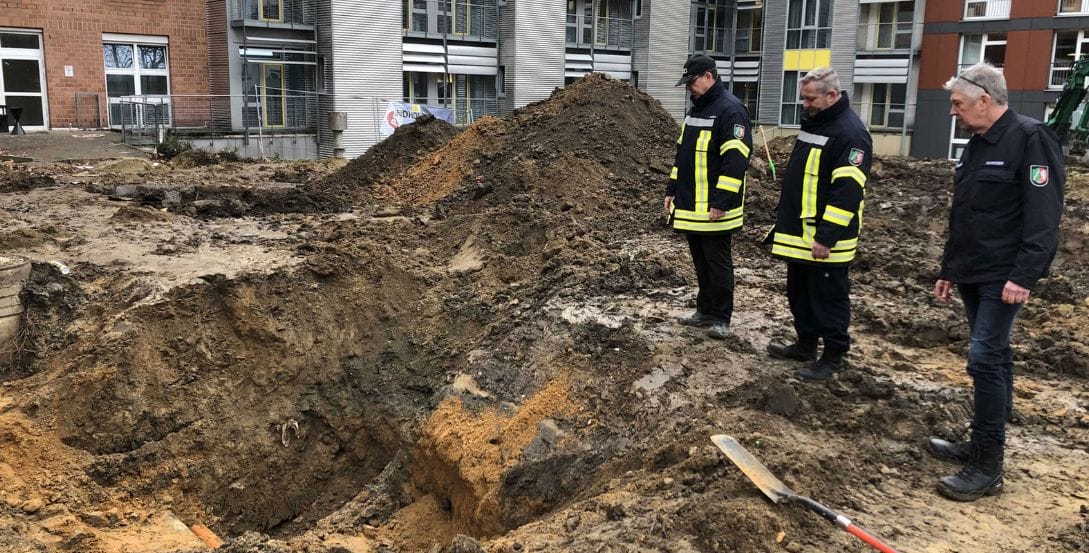 إجلاء آلاف المواطنين في أحد الأحياء السكنية بمدينة ألمانية للاشتباه بوجود 4 قنابل