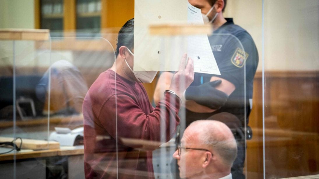 المانيا : حكم على ضابط مخابرات سوري سابق بتهمة التعذيب وهو الاول من نوعه في العالم